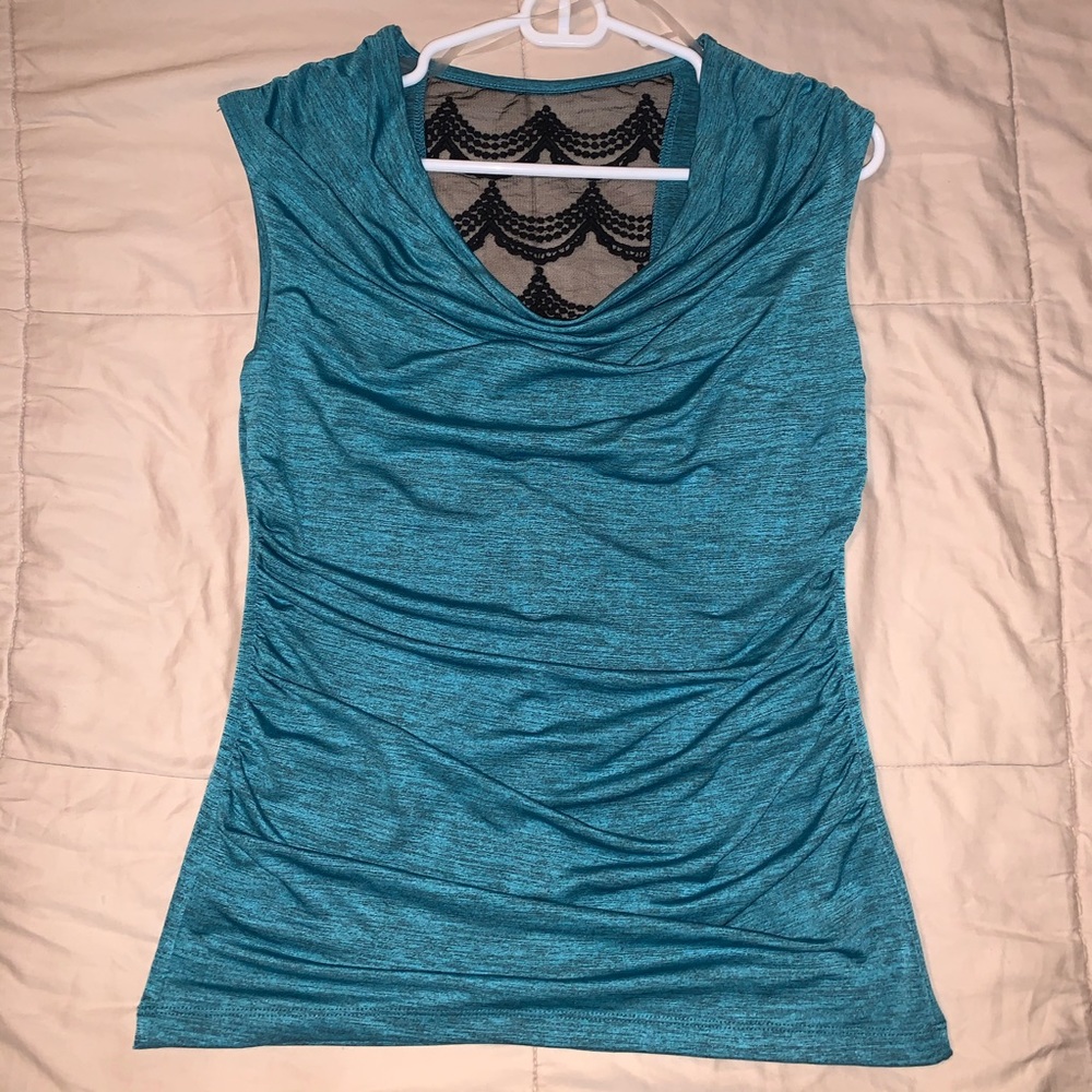 🚫SOLD🚫Sleeveless Drape Neck Top